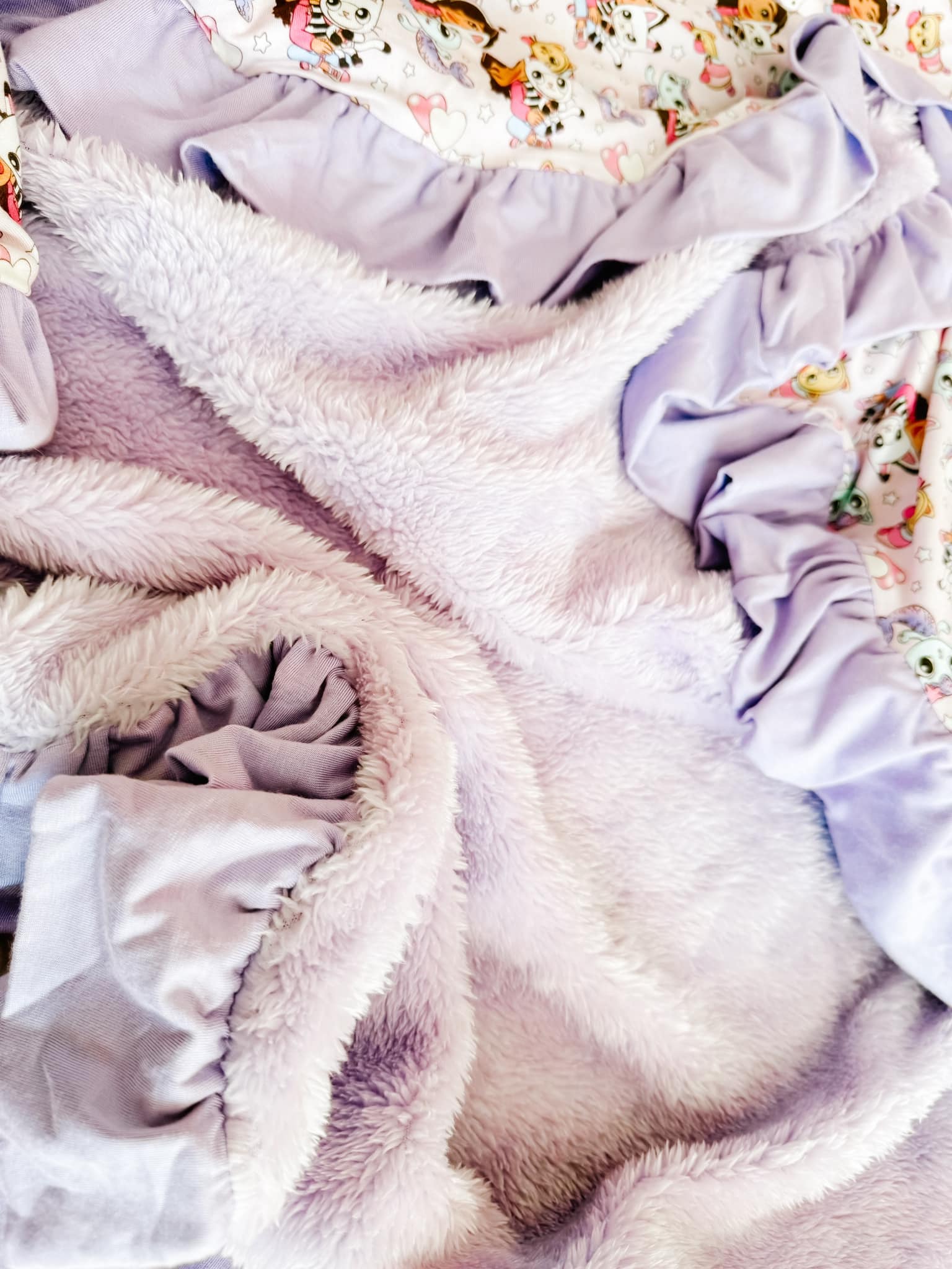 NEST BLANKET WITH PLUSH